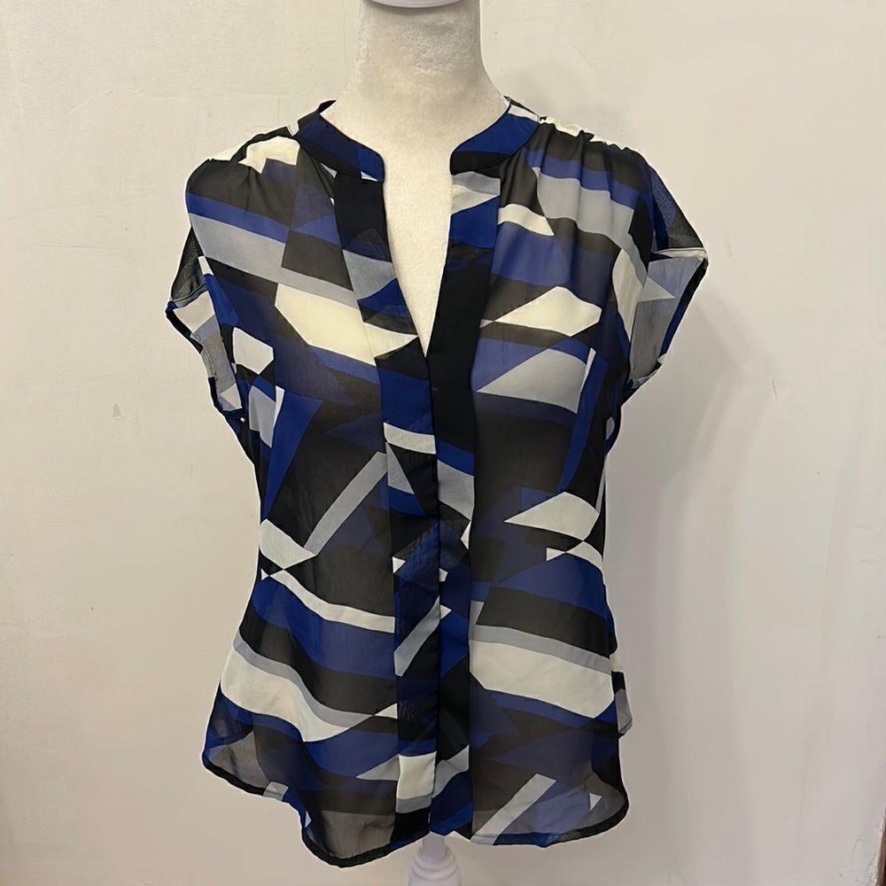 3/$30 Metaphor black blue sheer patterned cap sleeve blouse Size S